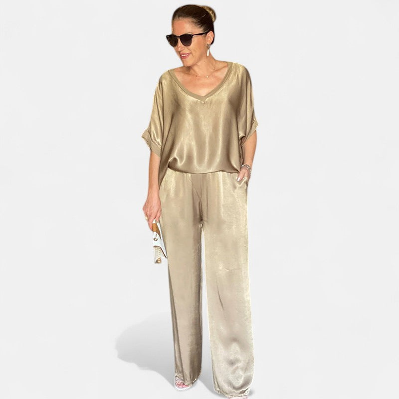 Edmonton Essence™ | Shiny V-Neck Set